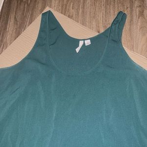 Frenchi size small Forrest green shirt